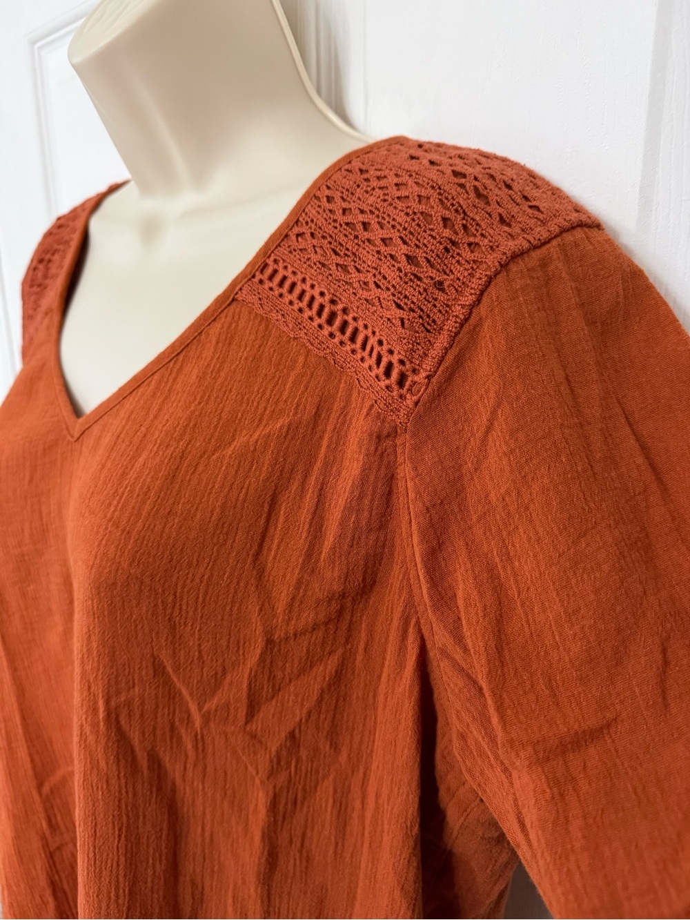 Eddie Bauer Rust Cotton Crochet Shoulder V-Neck Blouse Medium - Picture 6 of 12